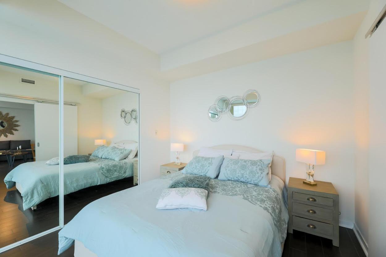 Skyline Elegance Condo Toronto Luaran gambar