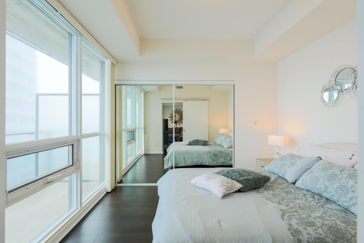 Skyline Elegance Condo Toronto Luaran gambar